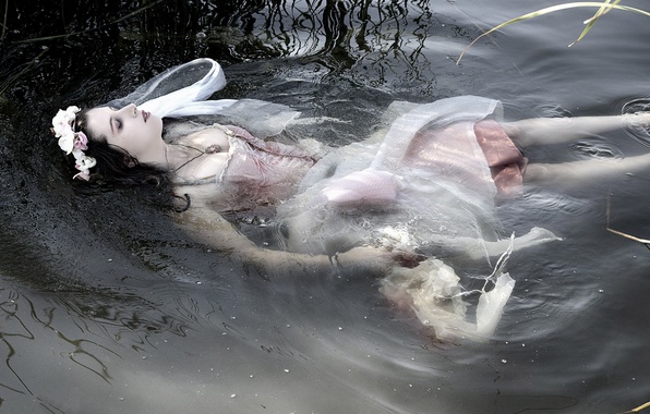 ophelia-s-death-devushka-nevesta-utoplennitsa-voda-situatsii.jpg